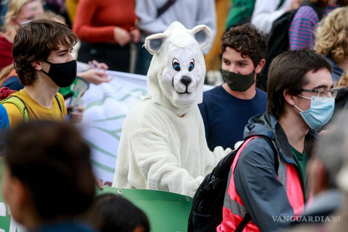 Miles marchan en Bruselas contra el cambio climático (imágenes)