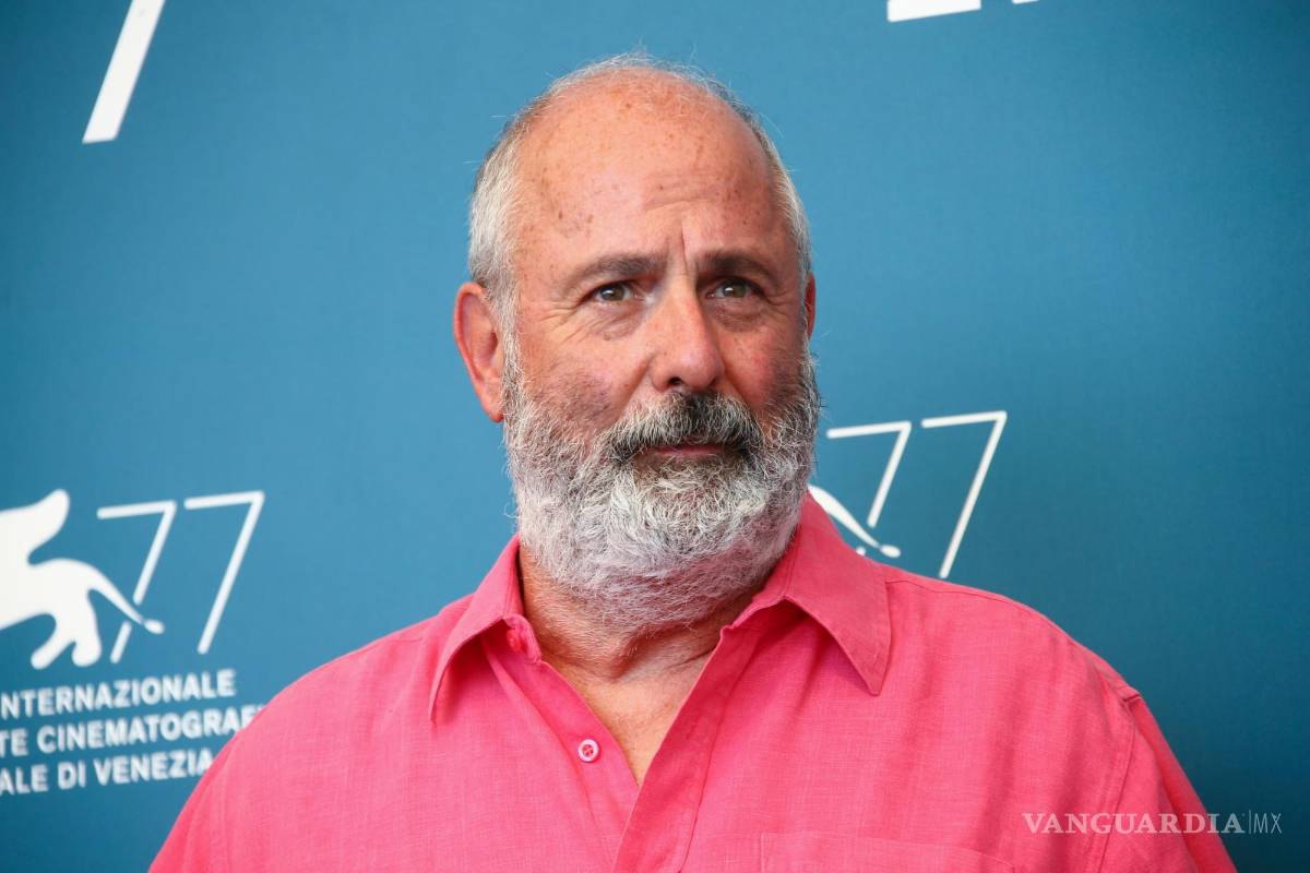 Roger Michell, director de “Notting Hill”, muere a los 65 años