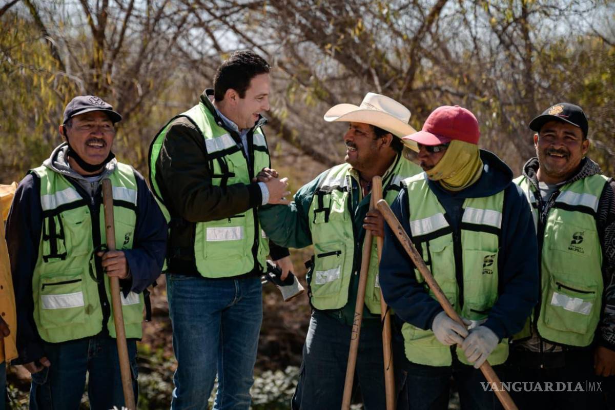 $!Javier Díaz destacó el trabajo de cuadrillas de “Aquí Andamos” que realizan limpieza, deshierbe y retiro de basura.