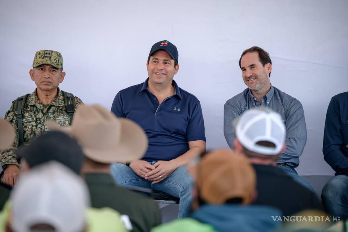 $!Brigadistas, autoridades, representantes de universidades y voluntarios participaron en las primeras labores de reforestación de esta zona natural.