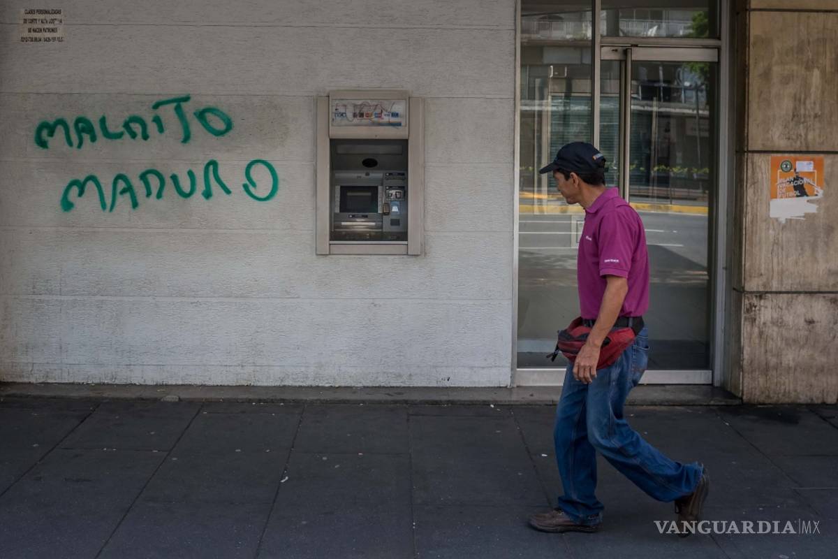 Venezolanos amanecen con menos ceros en sus cuentas y un país colapsado