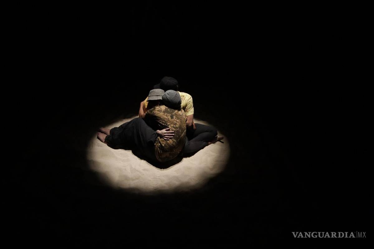 ‘Los gatos me vieron huir’: Ficticias o reales, las adolescencias en abandono llegan a escena