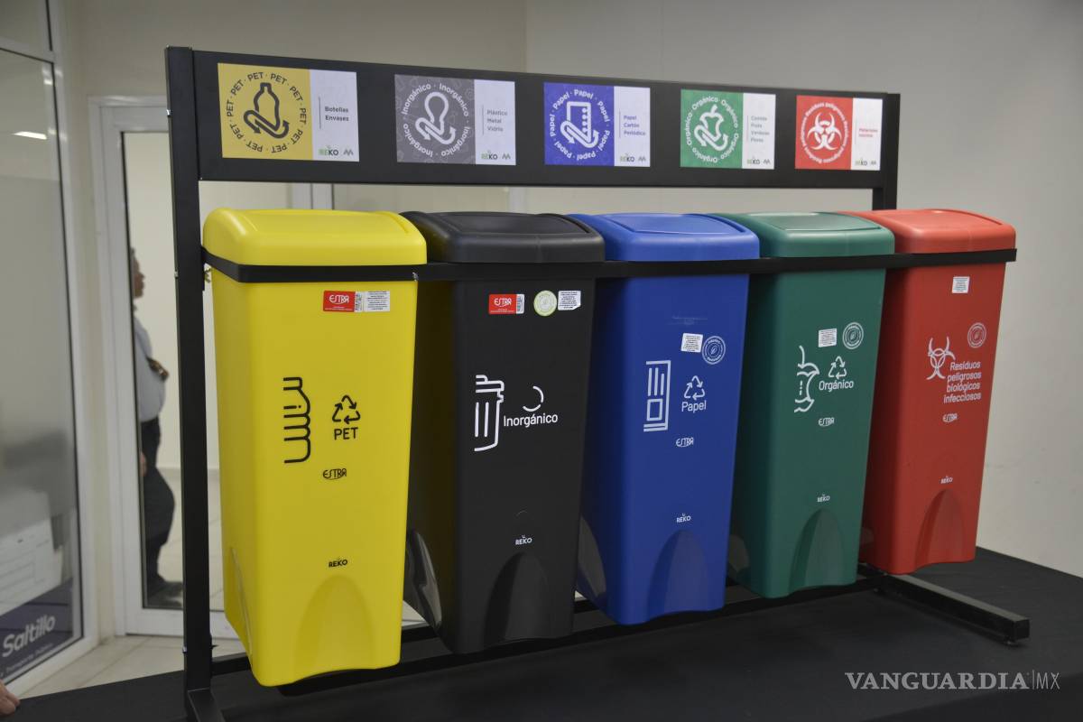 $!Separación de residuos, ahorro de agua y energía, y reducción de insumos de oficina son algunas de las acciones que implementarán los trabajadores municipales.