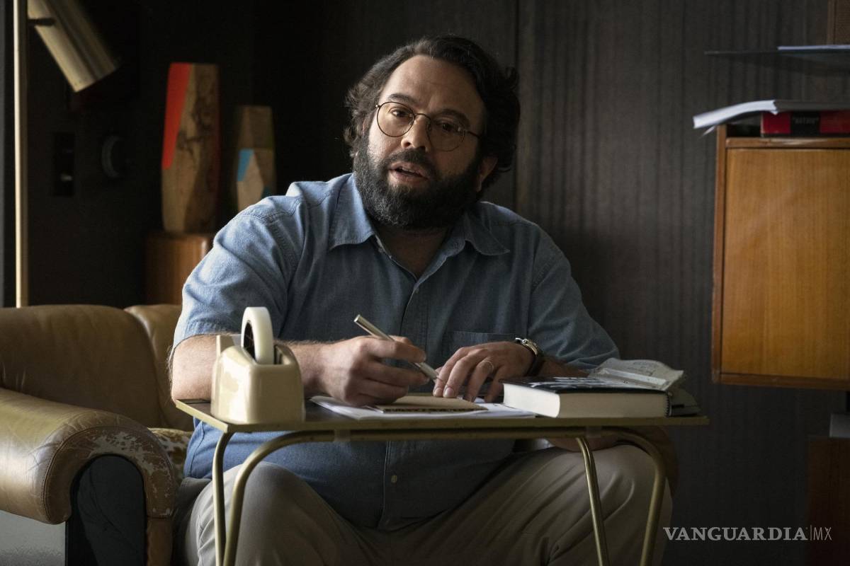$!David Fogler como Francis Ford Coppola en una escena de “The Offer”, que debuta el 28 de abril en Paramount+.