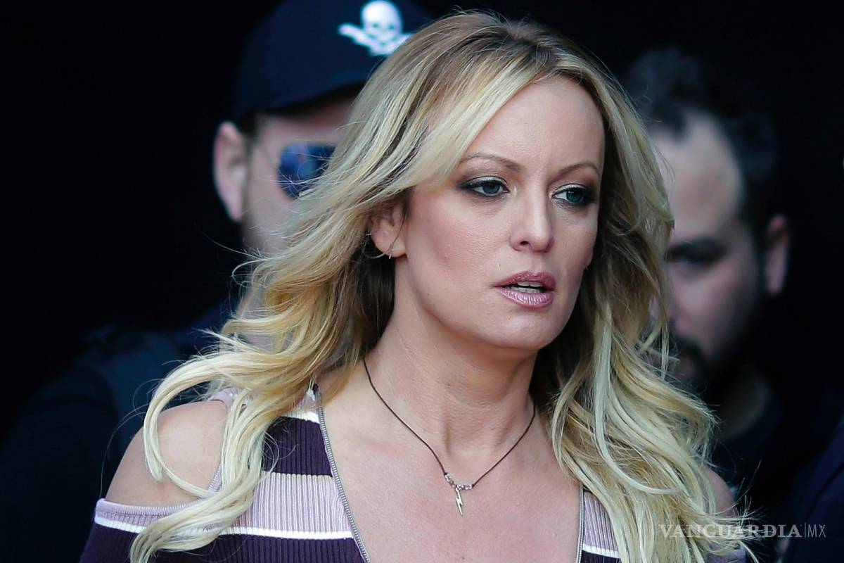 $!La actriz de cine para adultos Stormy Daniels llega a la feria de entretenimiento para adultos “Venus” en Berlín, el 11 de octubre de 2018.