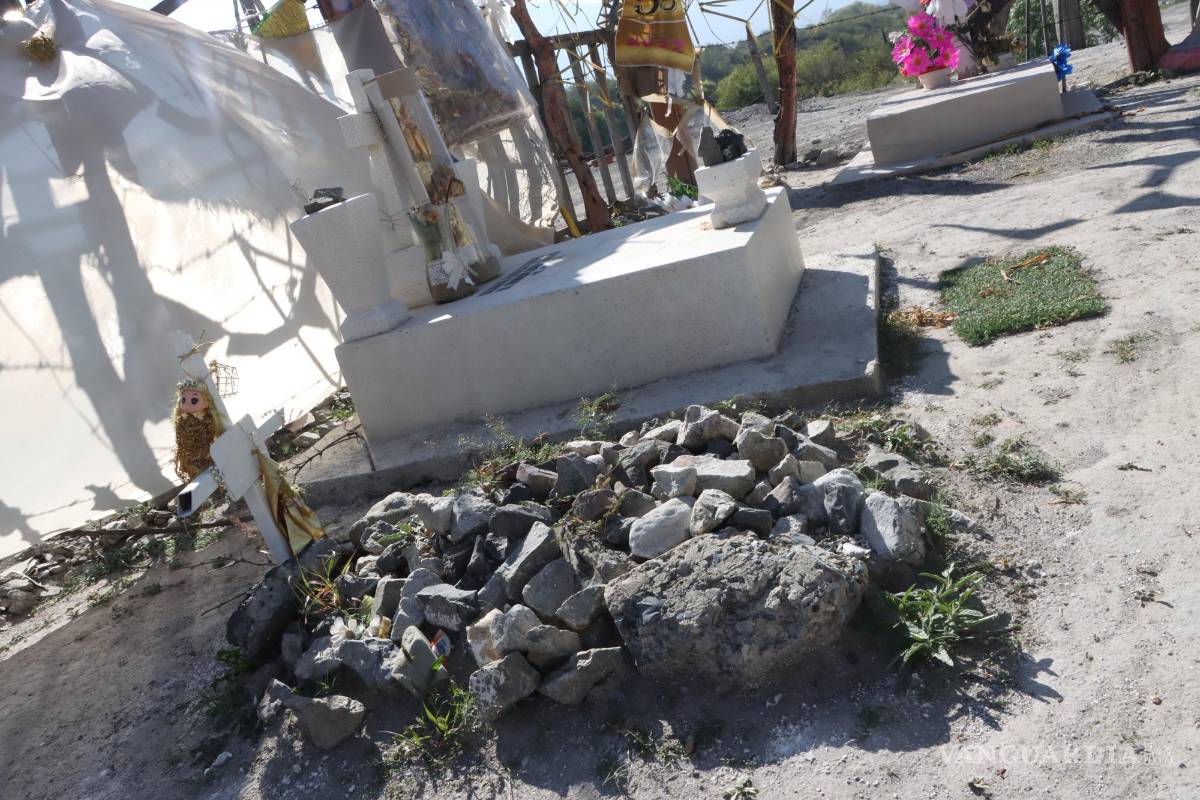 El panteón más pequeño de Saltillo alberga a las víctimas del trenazo de 1972