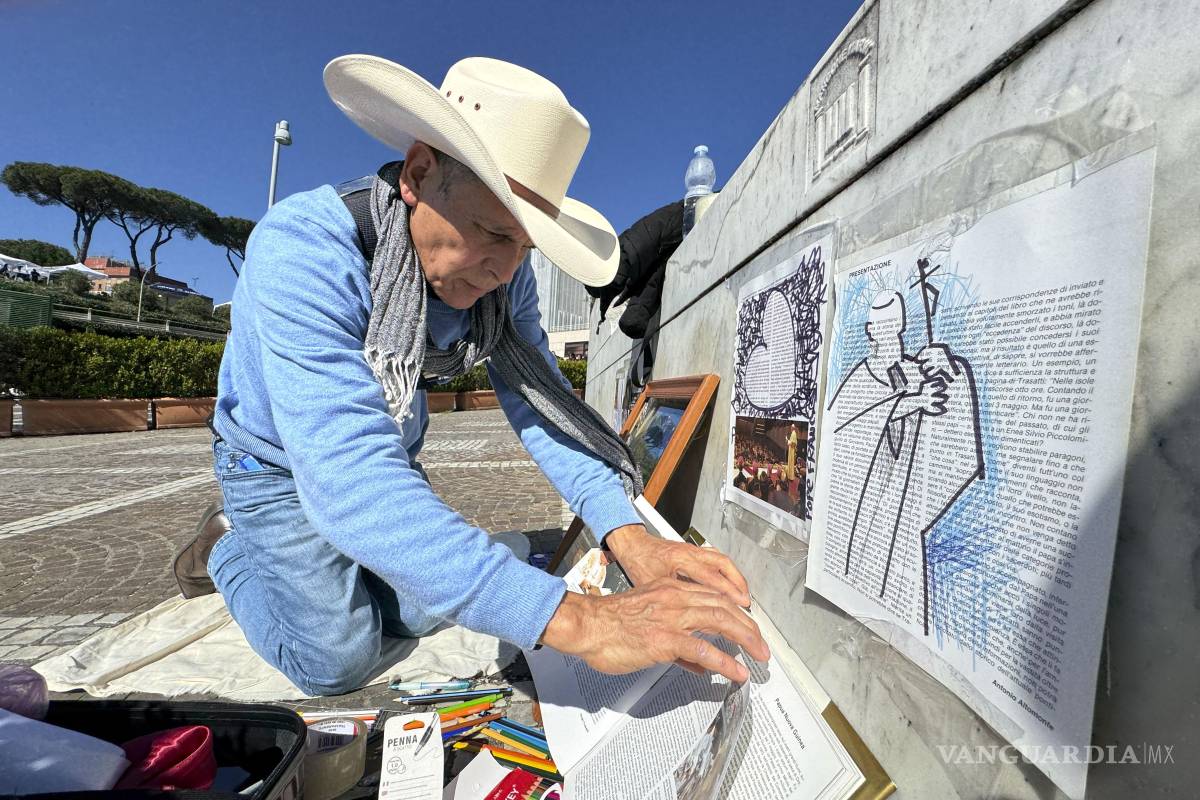Arte y oración: Conoce al artista mexicano que viajó a Roma para apoyar al Papa Francisco con sus dibujos