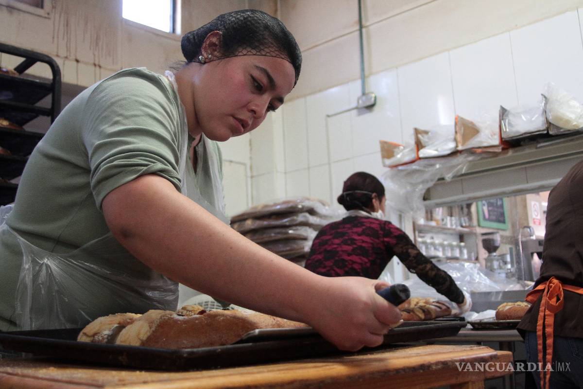 $!Se esmeran panaderías de Saltillo en la elaboración de la rosca de reyes