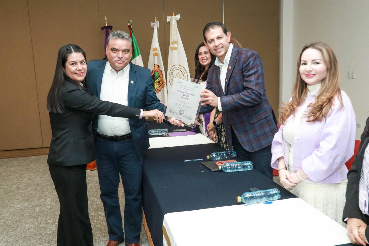 $!La categoría Platino reconoció a las facultades de Contaduría y Administración Unidad Laguna y Norte.