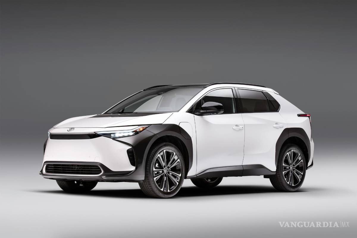 Toyota presenta en EU su nuevo SUV eléctrico bZ4X