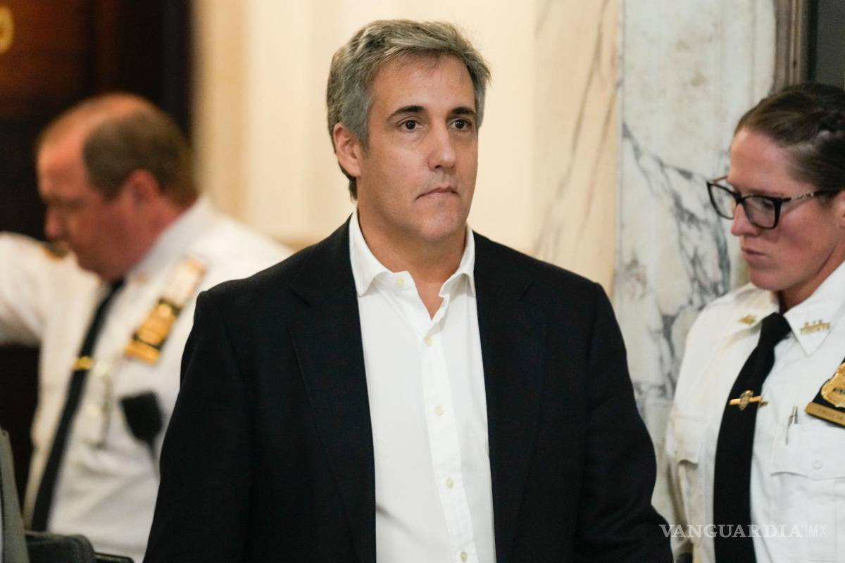 $!Michael Cohen regresa a la sala del tribunal de la Corte Suprema de Nueva York, el 25 de octubre de 2023, en Nueva York.