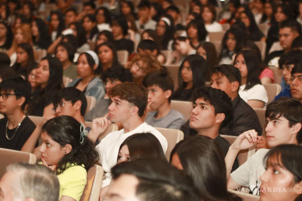 $!Nuevos integrantes de la manada de Lobos inician su formación en uno de los bachilleratos más emblemáticos de la UAdeC.