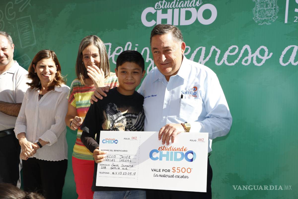 Entrega Municipio de Saltillo apoyo para útiles escolares