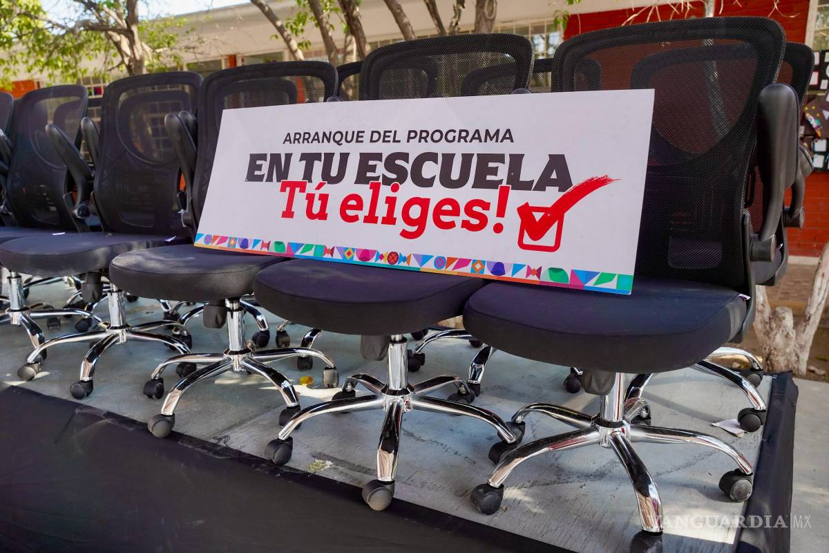 $!Nueve sillas secretariales fueron entregadas en el turno matutino.