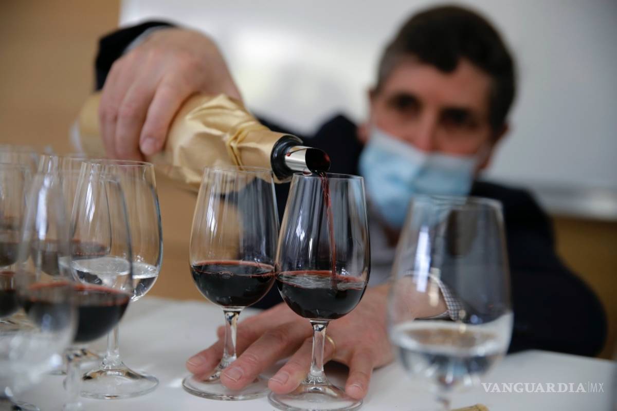 Cata espacial, prueban un vino francés que pasó un año en órbita