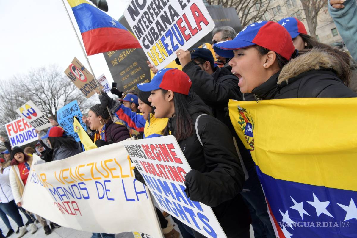 $!Periodistas preguntan a Donald Trump que si plantea una opción militar en Venezuela: "Todas las opciones están sobre la mesa", contesta