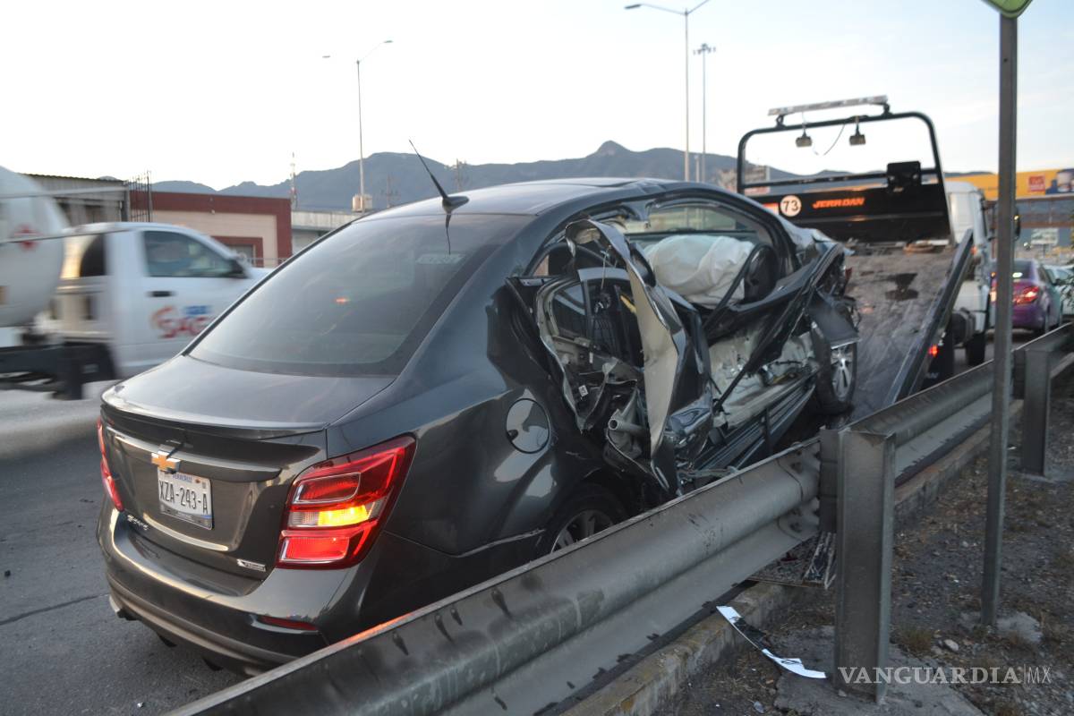 Originario de Veracruz se accidenta en Saltillo; sale ileso