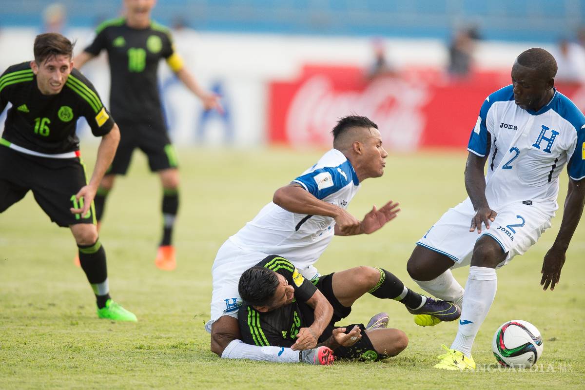 $!México vence 2-0 a Honduras