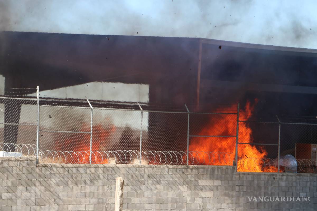 En cenizas recicladora de Ramos Arizpe por misterioso incendio