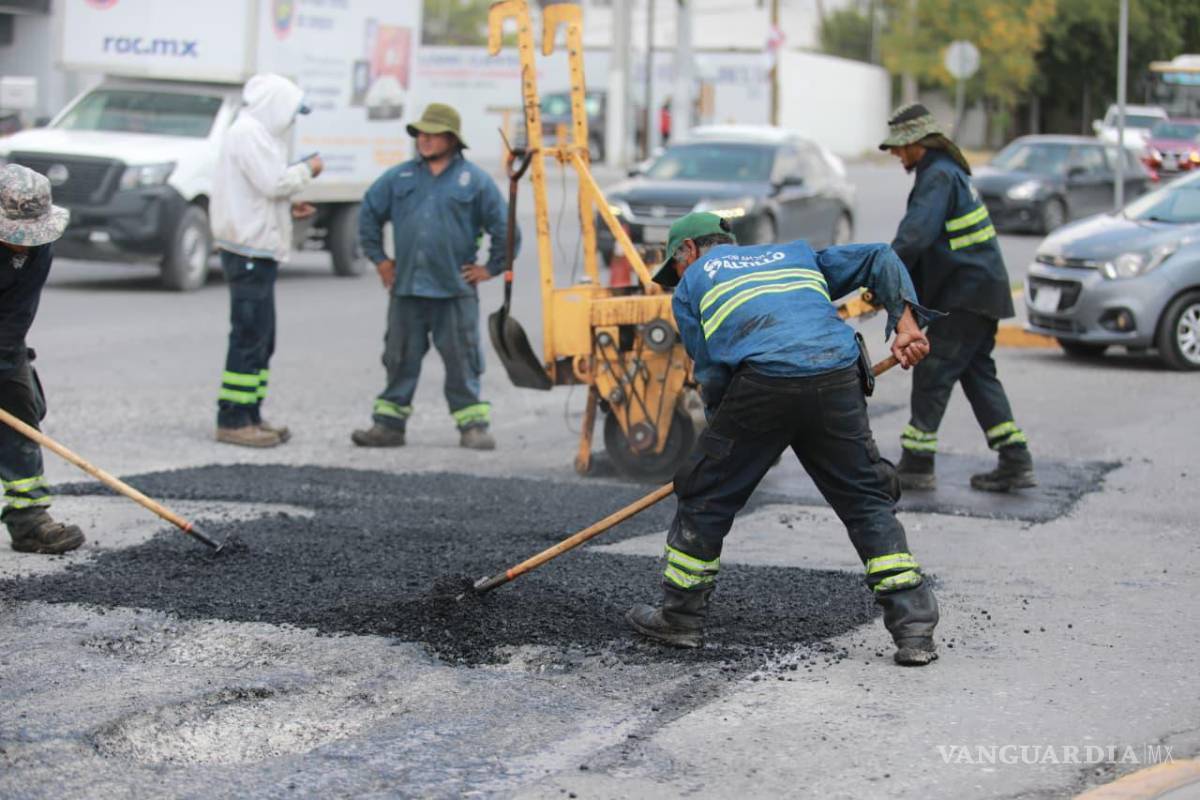 $!Los trabajos buscan facilitar el tránsito y mejorar las condiciones de las superficies de rodamiento.