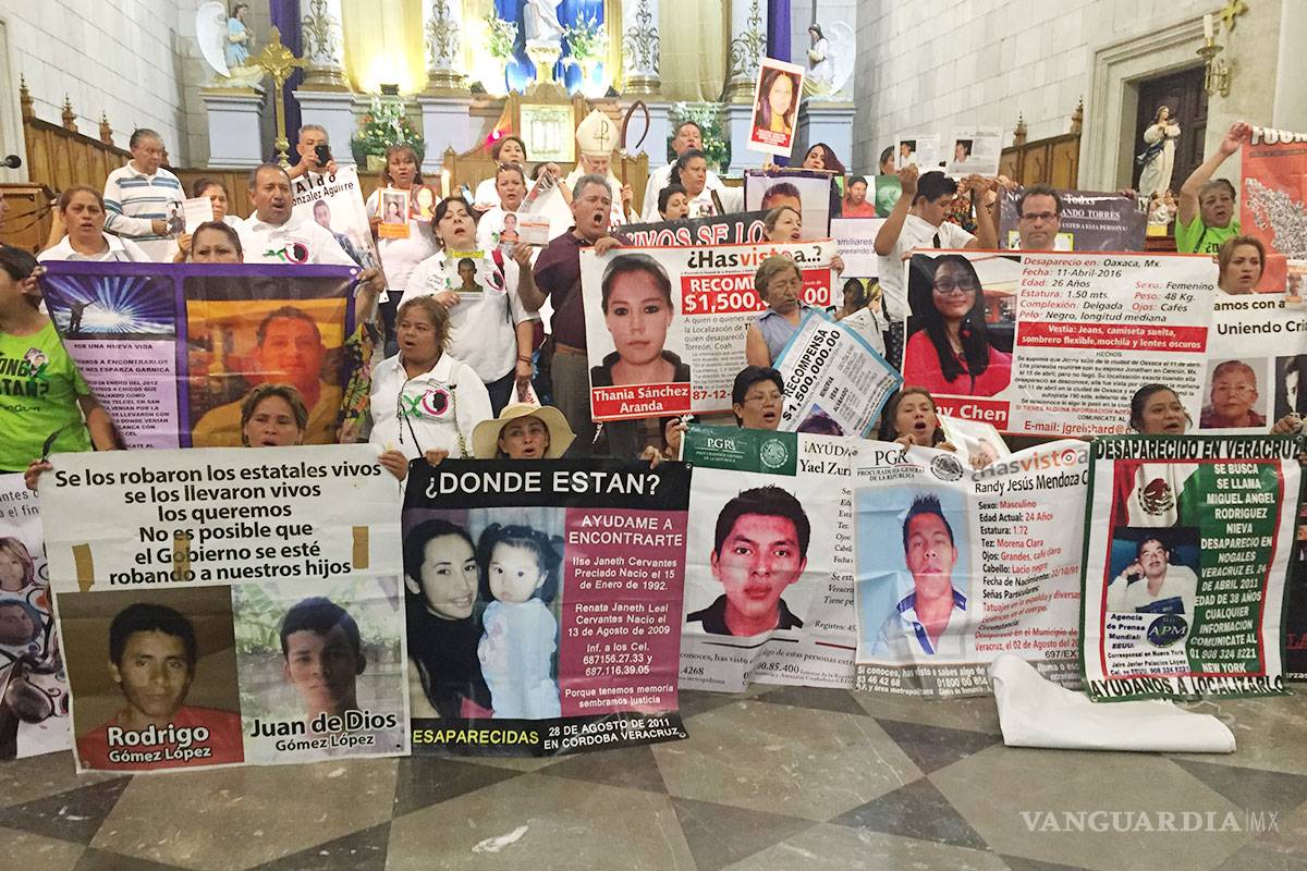 Raúl Vera recibe a familiares de desaparecidos, &quot;son víctimas de la indolencia del gobierno&quot;