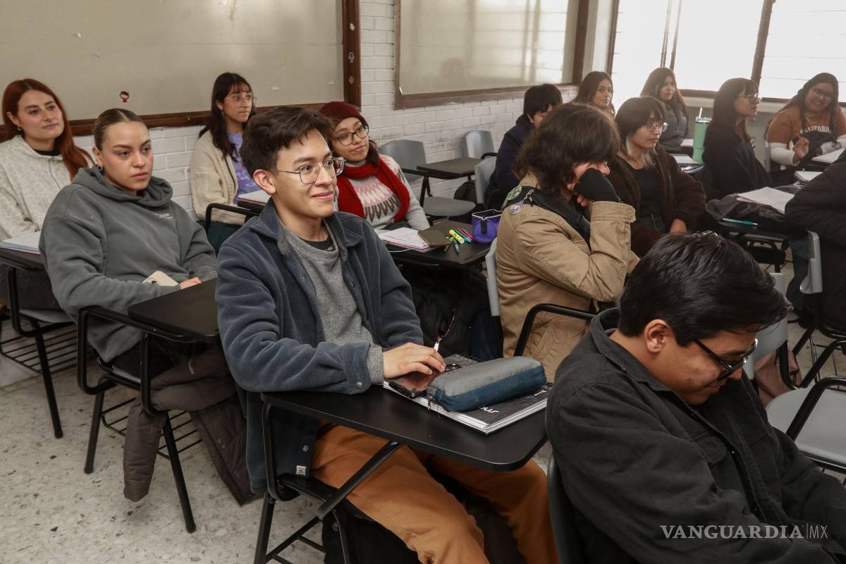 $!El director de la Facultad de Psicología invitó al alumnado a aprovechar y disfrutar esta etapa formativa.