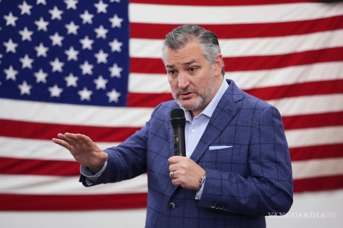 $!El senador republicano Ted Cruz en un acto de campaña a favor de Mike Rogers, candidato republicano al Senado, en Grosse Pointe Woods, Michigan.