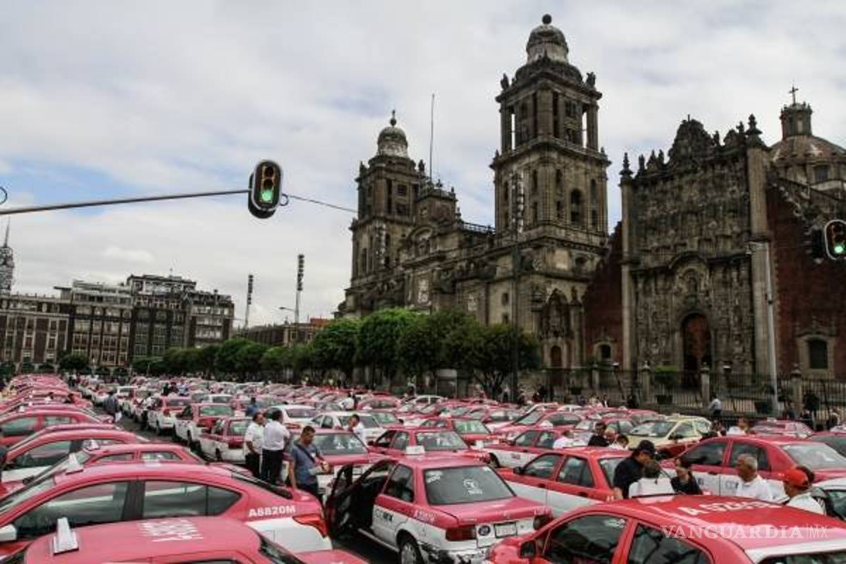 "Hay mesas de diálogo con taxistas, no sé por qué salen a marchar": Sheinbaum