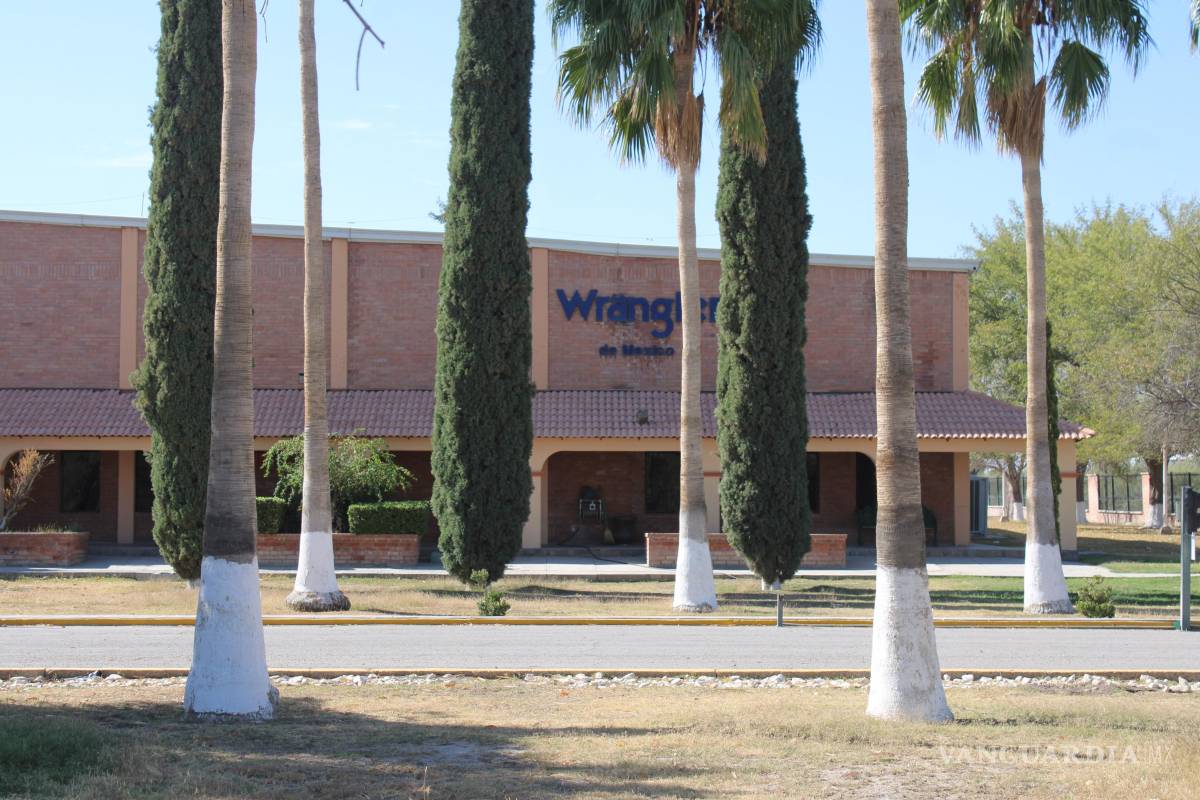 $!La empresa Wrangler, una de las textileras más fuertes de Coahuila, terminó anunciando el cierre de sus plantas en agosto de este año, dejando sin empleo al menos a más de 2 mil personas.