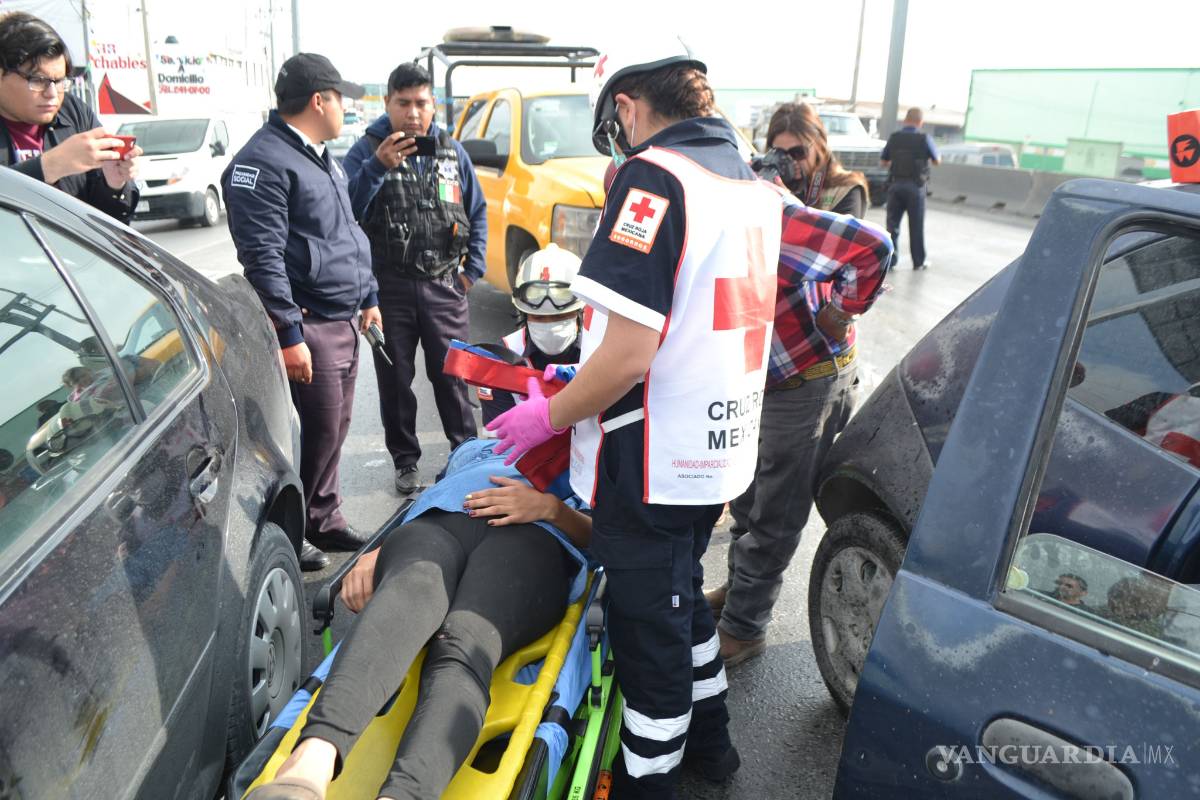 $!Una joven embarazada destroza su auto