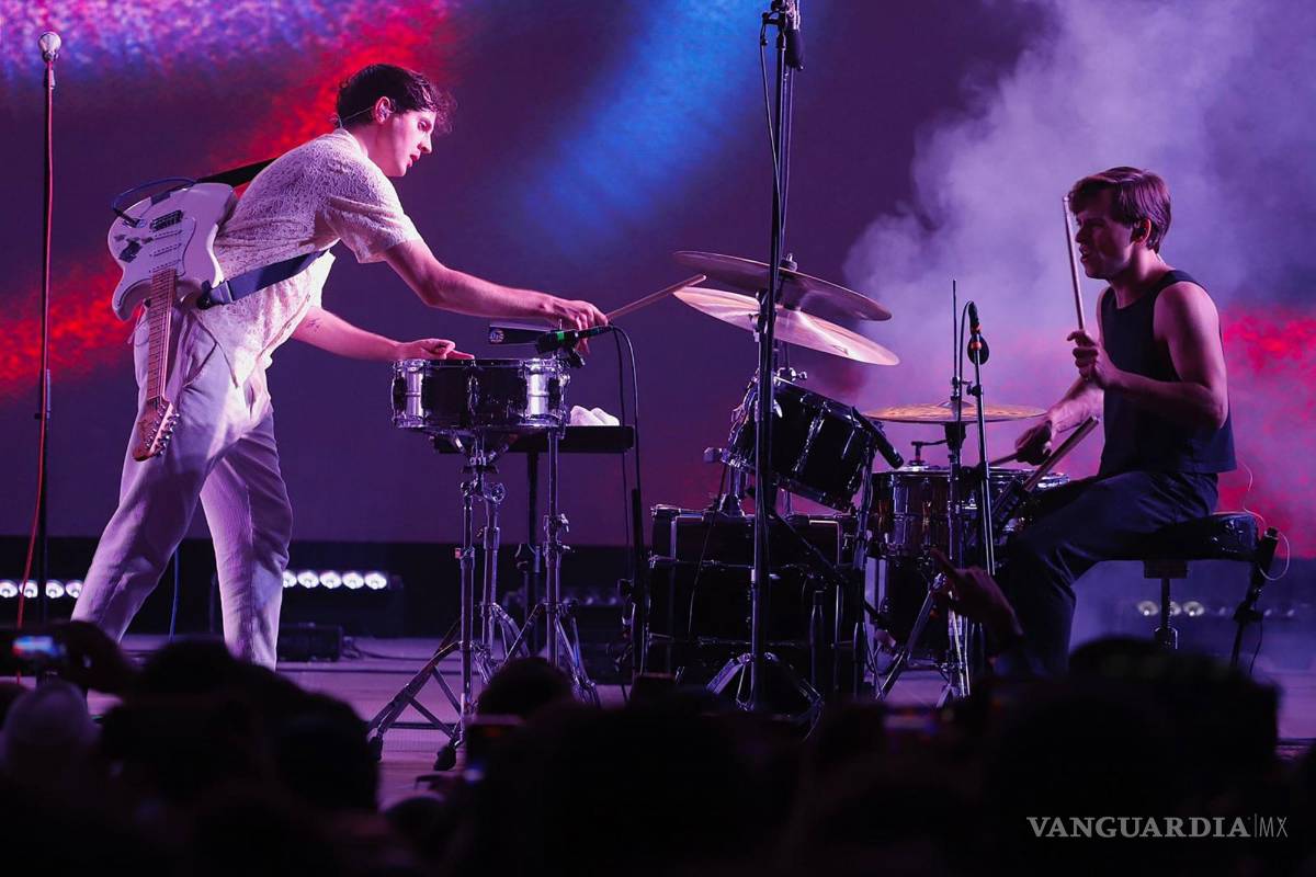 $!Marius Lauber, conocido en la escena musical como Roosevelt, se presentaron en la Alhóndiga de Granaditas en la fiesta del 50 aniversario del Festival FIC.