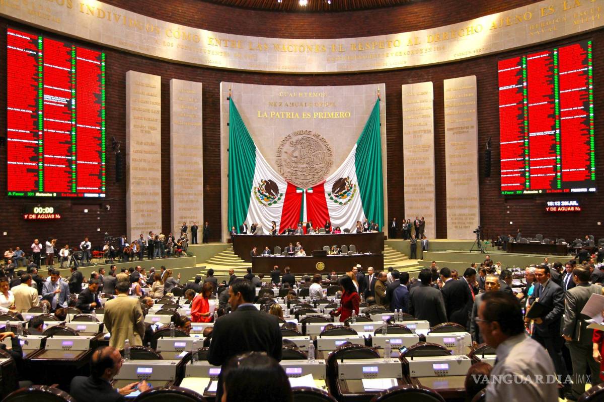 Diputados cierran periodo marcado por Donald Trump y corrupción