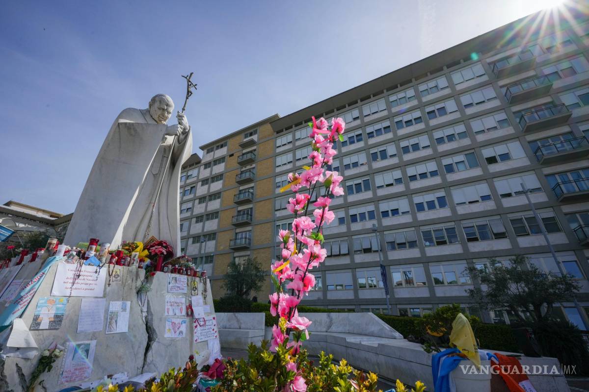 $!Una vista del Policlínico Agostino Gemelli donde el Papa Francisco se encuentra hospitalizado.