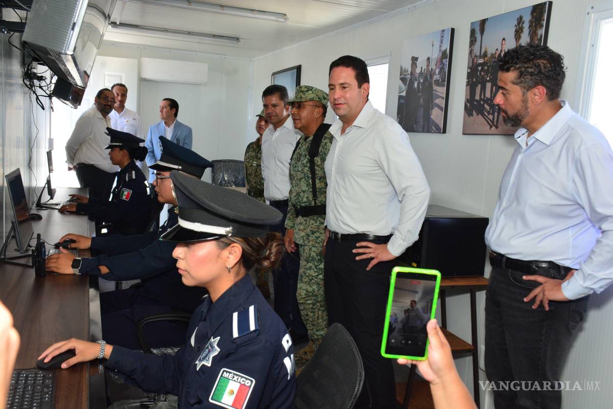 $!Autoridades municipales y militares recorrieron la nueva estación de monitoreo entregada para reforzar la vigilancia en el sector.