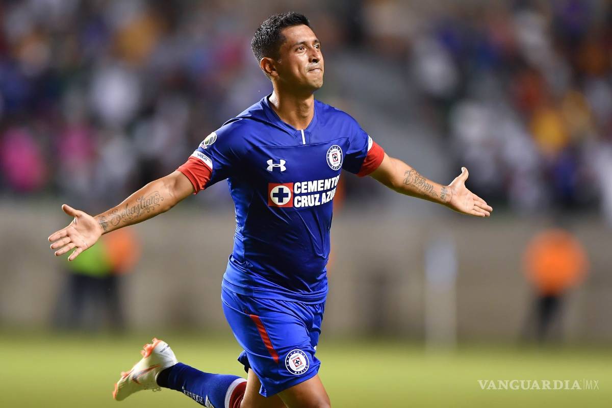 Tragedia en Cruz Azul, Elías Hernández se pierde todo el torneo por una lesión en la rodilla