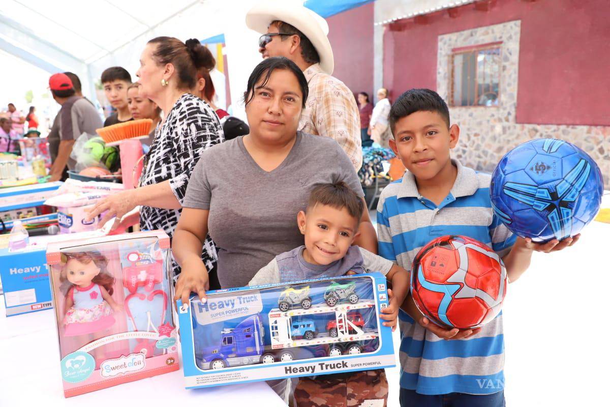 $!Liliana Salinas Valdés encabezó la entrega de apoyos, inauguración de espacios comunitarios y acciones de inclusión en distintos municipios del estado.