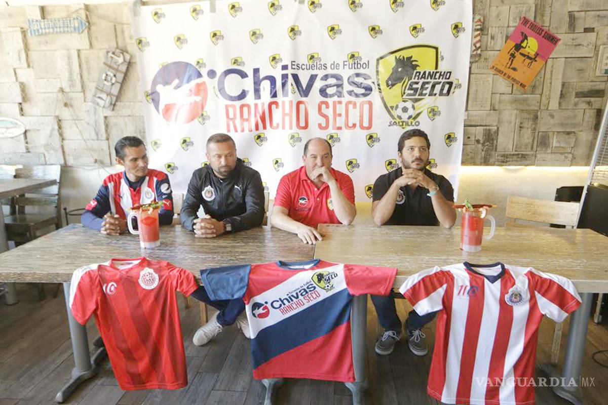 Presentan la Escuela Chivas-Rancho Seco en Saltillo