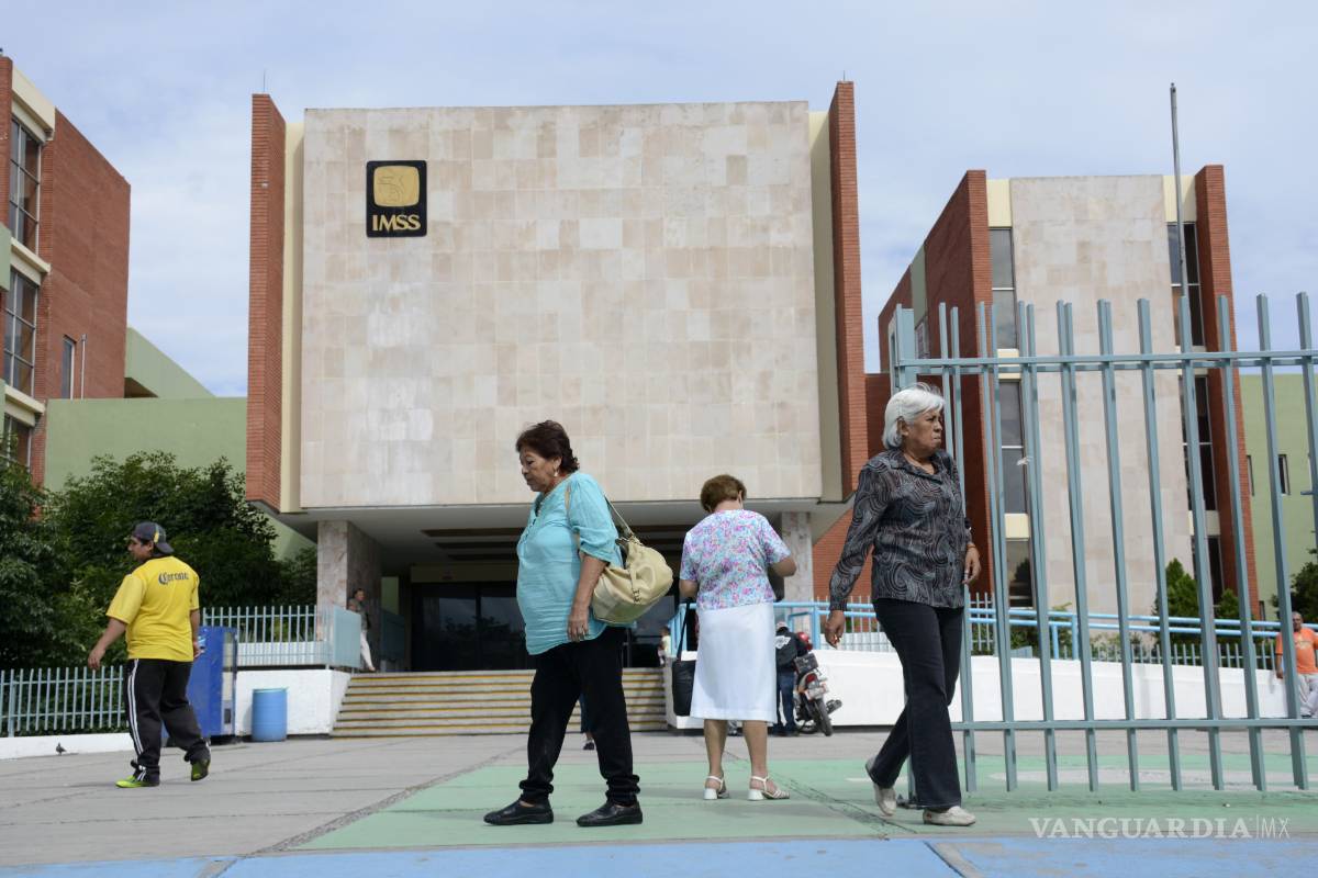 Denuncian IMSS Coahuila por allanamiento a colaboradores de Reyes Flores