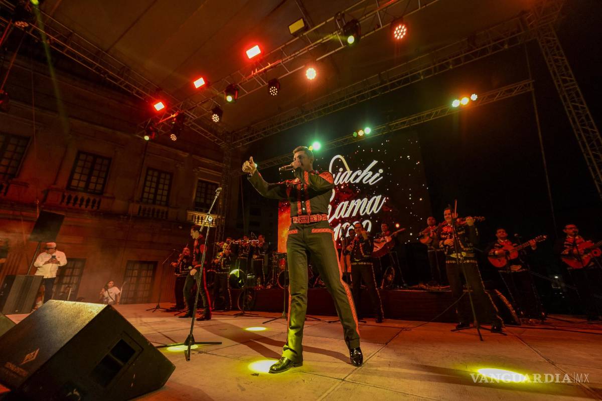 $!El público coreó esos clásicos que los mexicanos llevamos en la sangre.