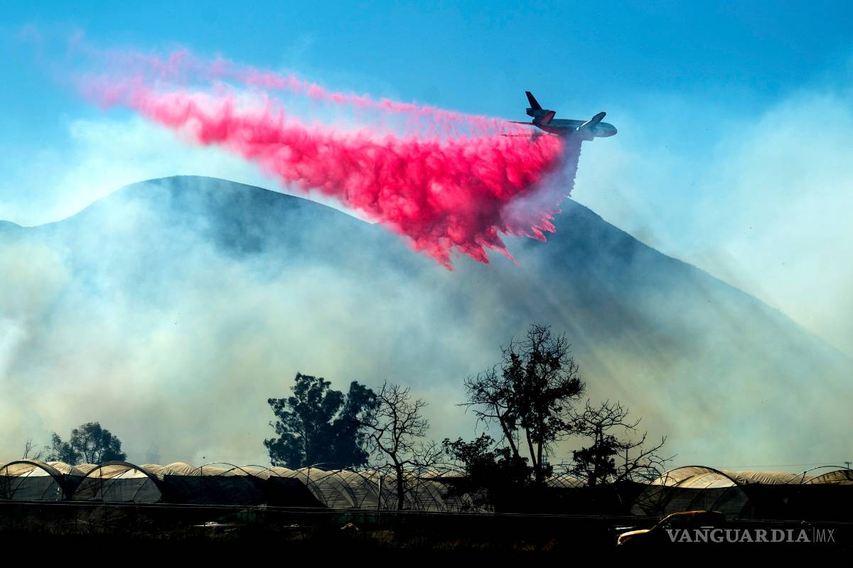 $!Incendios consumen a California
