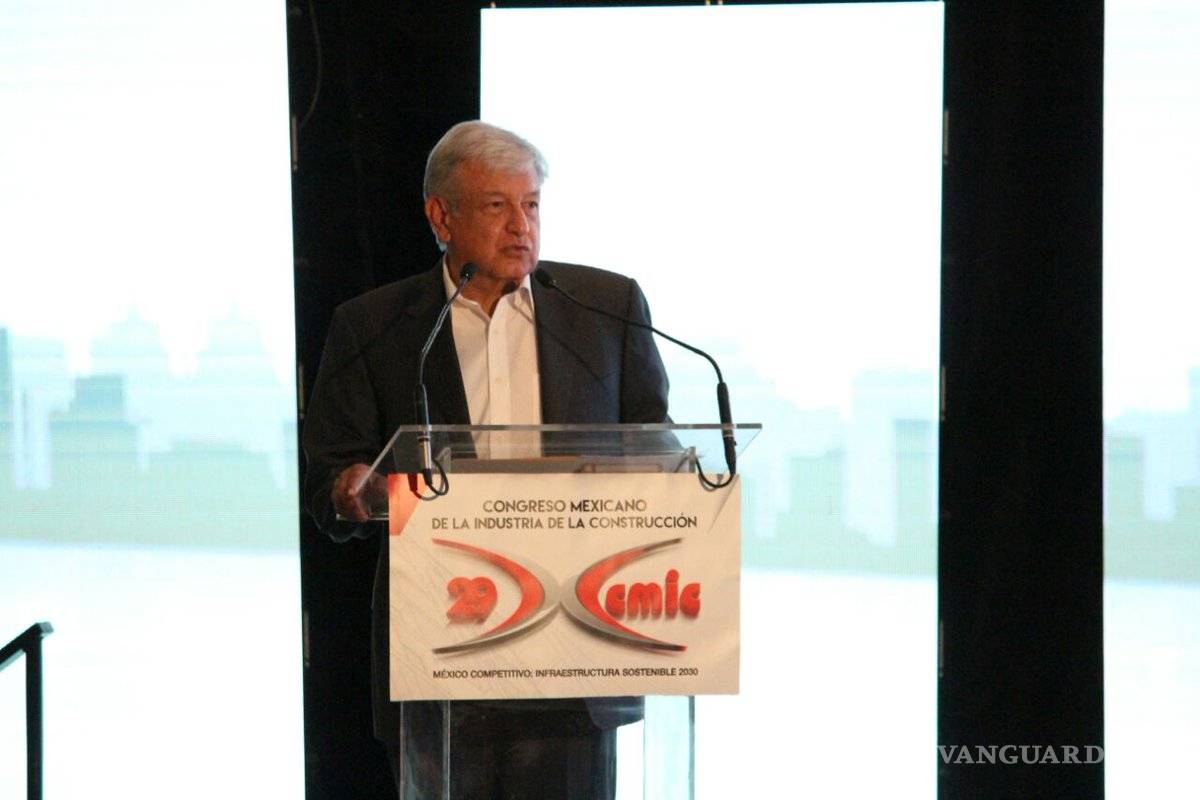 Acuerdan AMLO y empresarios mesa sobre nuevo aeropuerto