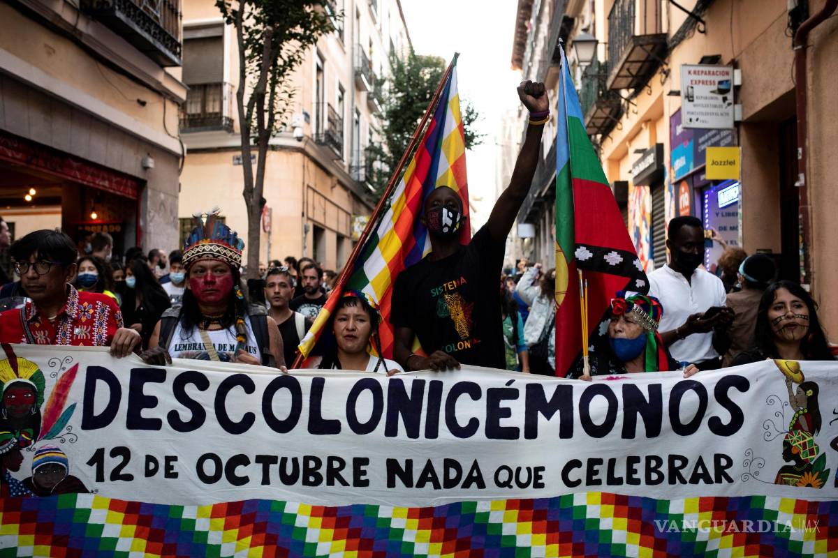 Arremeten americanos contra Cristóbal Colón