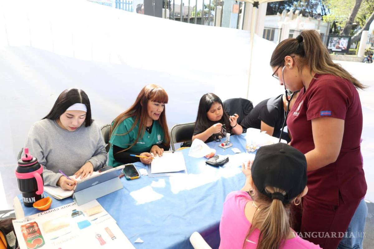 $!Se ofrecieron servicios gratuitos de salud como detección de diabetes e hipertensión.