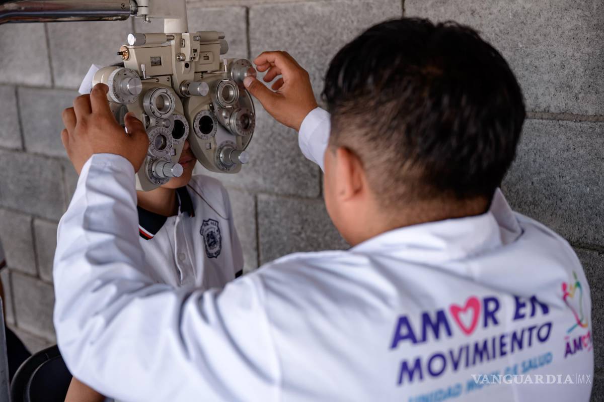 $!Como parte del programa “Amor en Movimiento”, la unidad médica móvil del DIF municipal ofreció consultas odontológicas, optométricas y audiometrías gratuitas al alumnado de la escuela.