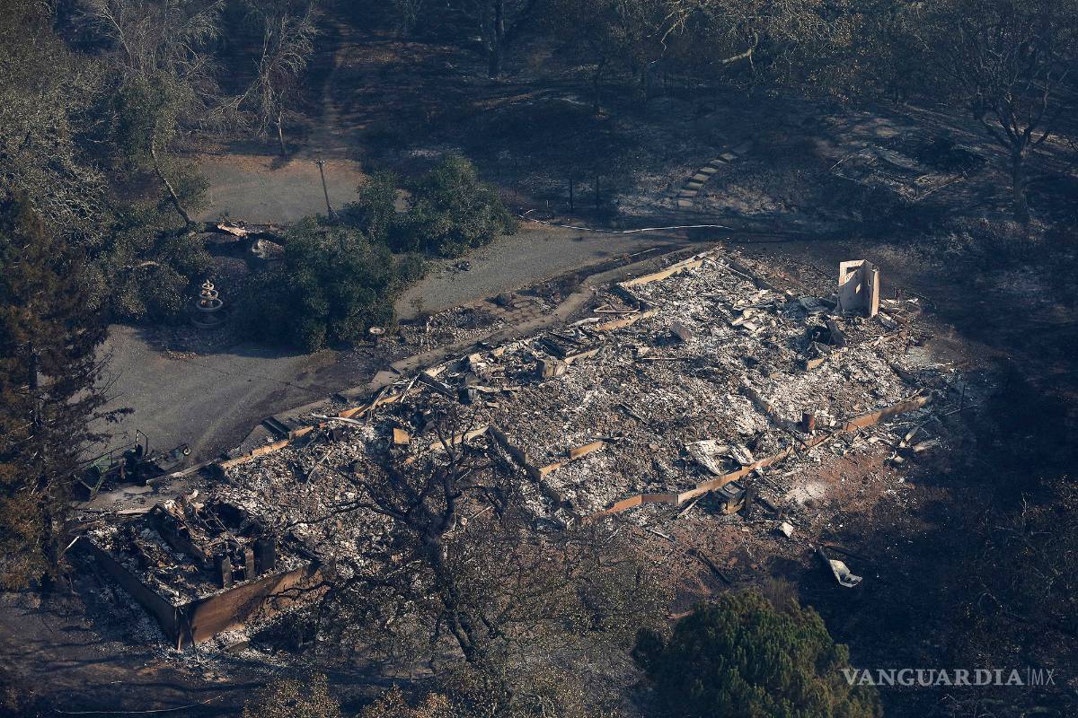 $!Incendios consumen a California