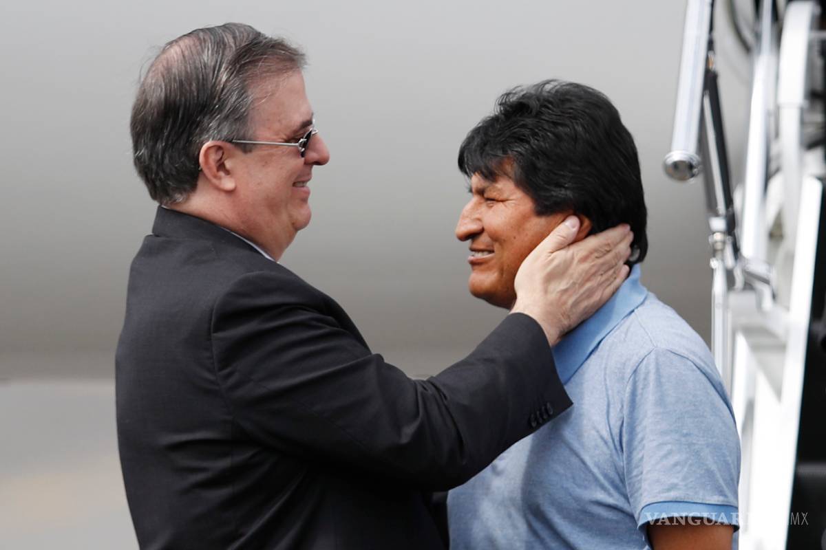 Ya en México, ¿Evo Morales le niega abrazo a Marcelo Ebrard?