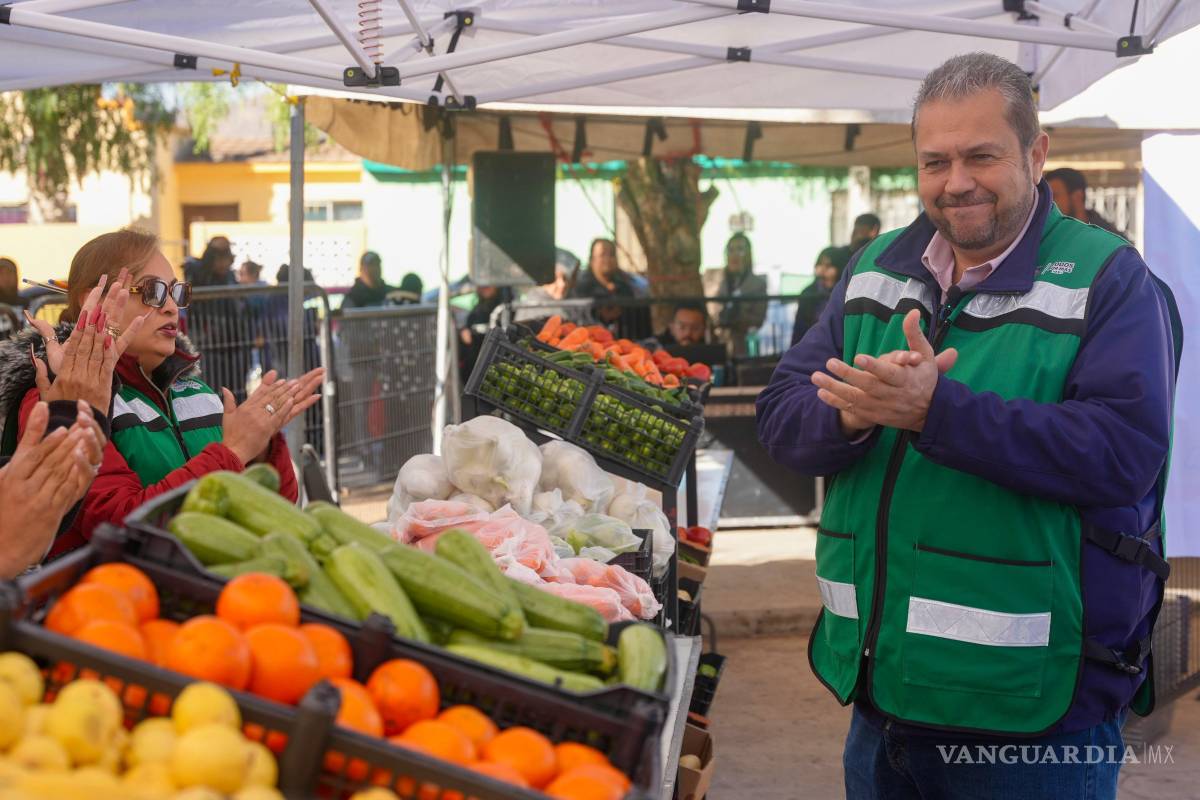 $!El Alcalde destacó que se implementaron mejoras logísticas como turnos numerados y cajas rápidas para agilizar la atención.