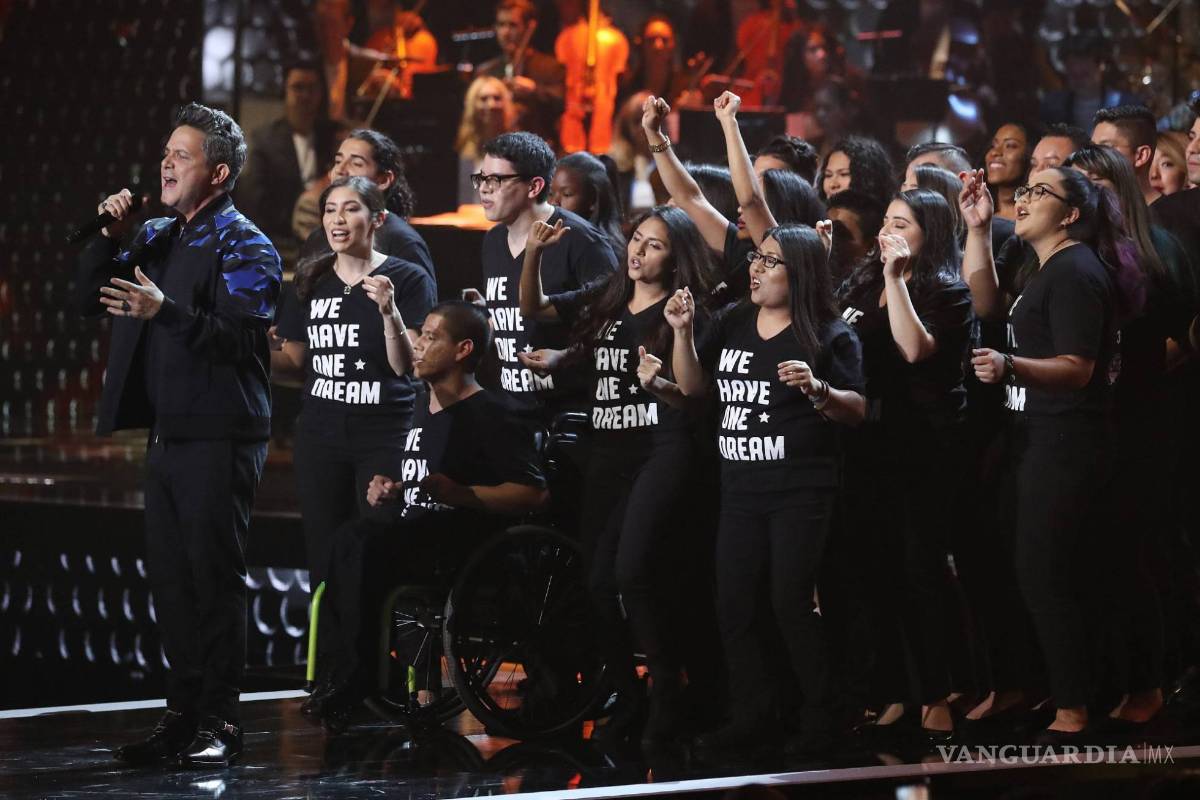 “Por cada piedra en el muro, un soñador”: Alejandro Sanz sobre los ‘dreamers’