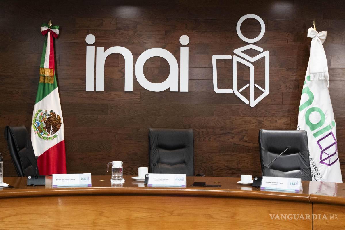 Posponen una semana discusión de extinción de organismos autónomos