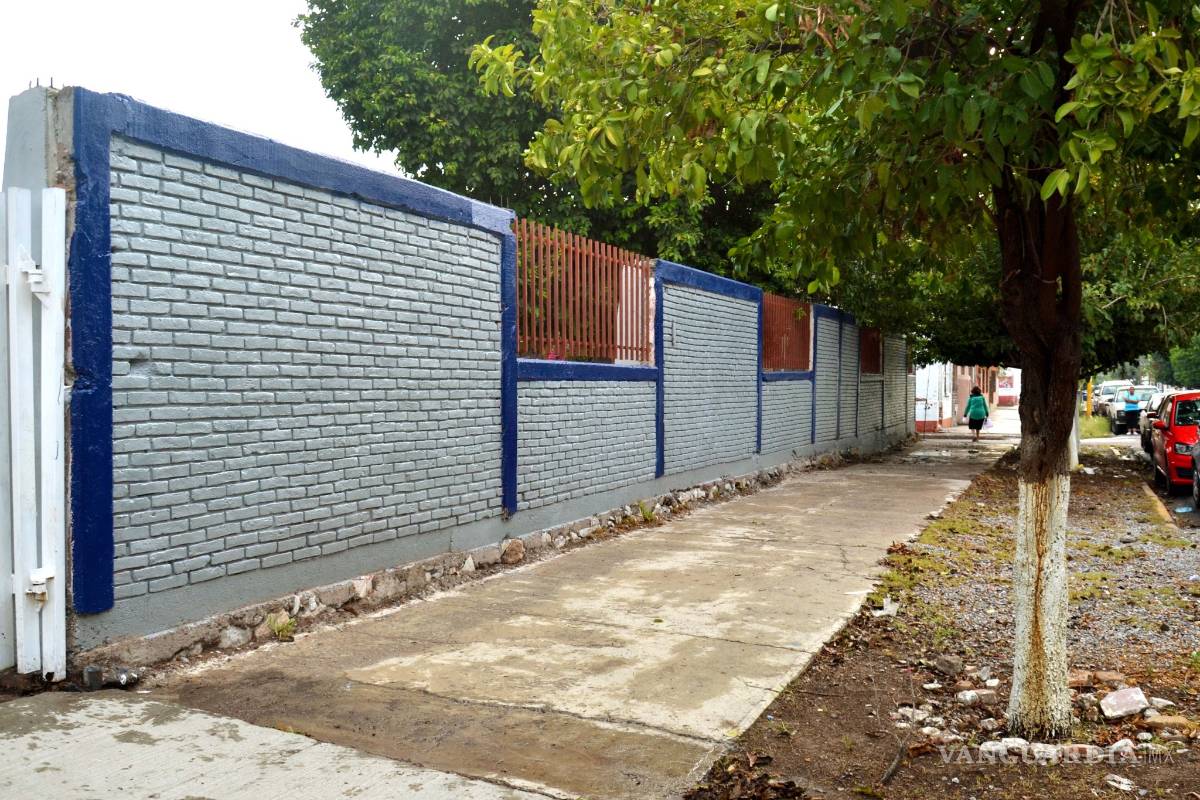 $!Alcalde de Torreón entrega cisterna a la primaria Habib Estéfano